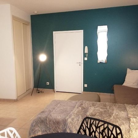 Studio Dans Vieux Magasin 1800 Lejlighed Sedan Eksteriør billede