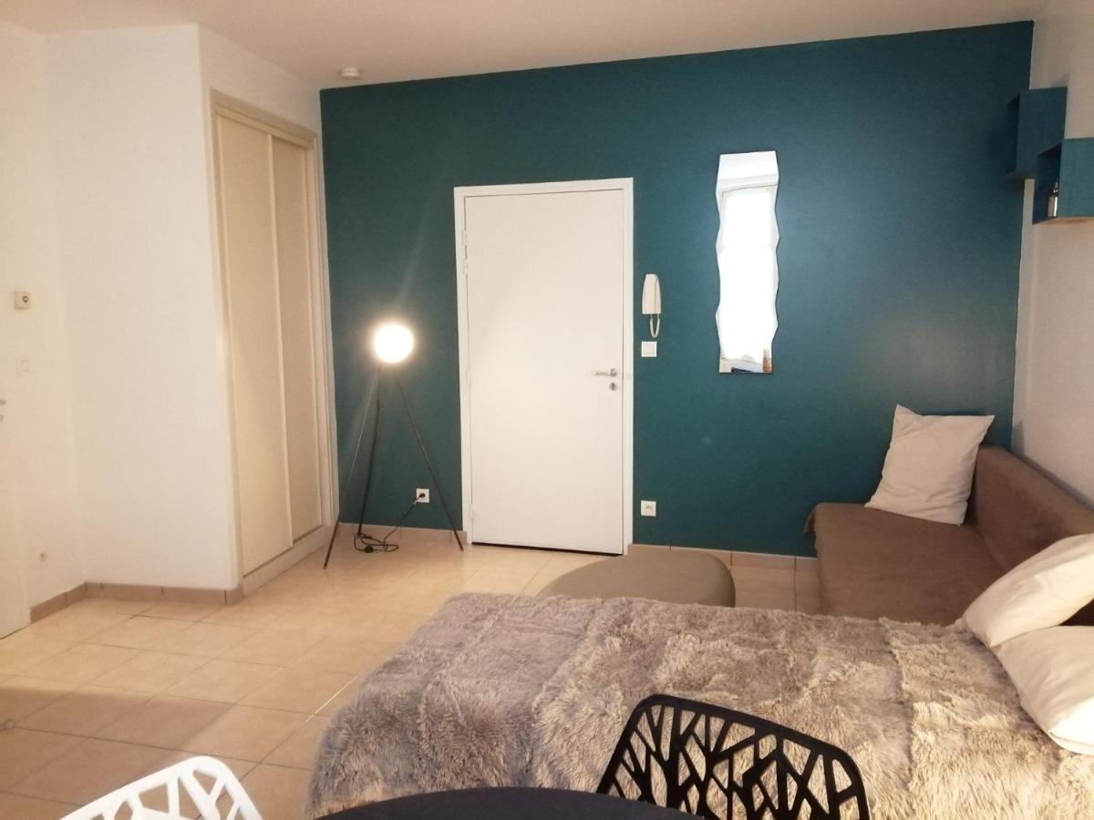 Studio Dans Vieux Magasin 1800 Lejlighed Sedan Eksteriør billede