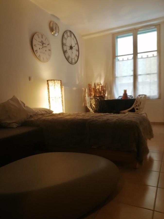 Studio Dans Vieux Magasin 1800 Lejlighed Sedan Eksteriør billede
