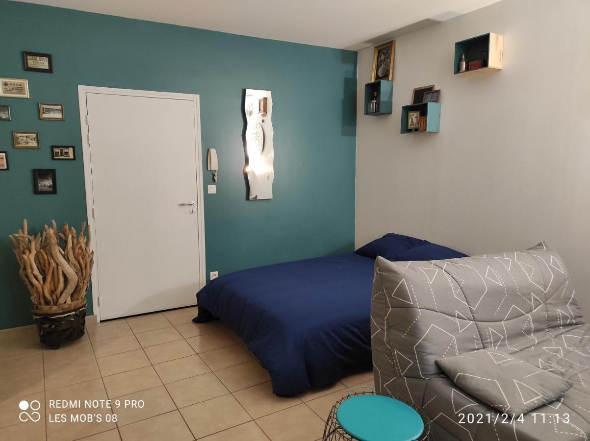 Studio Dans Vieux Magasin 1800 Lejlighed Sedan Eksteriør billede
